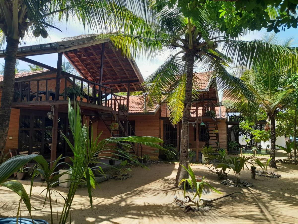 Golden Beach Chalets Arugam Bay Kültér fotó
