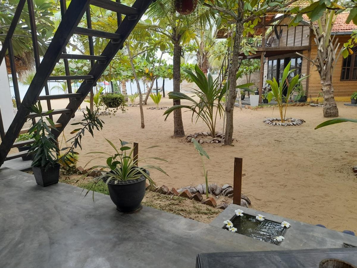 Golden Beach Chalets Arugam Bay Kültér fotó