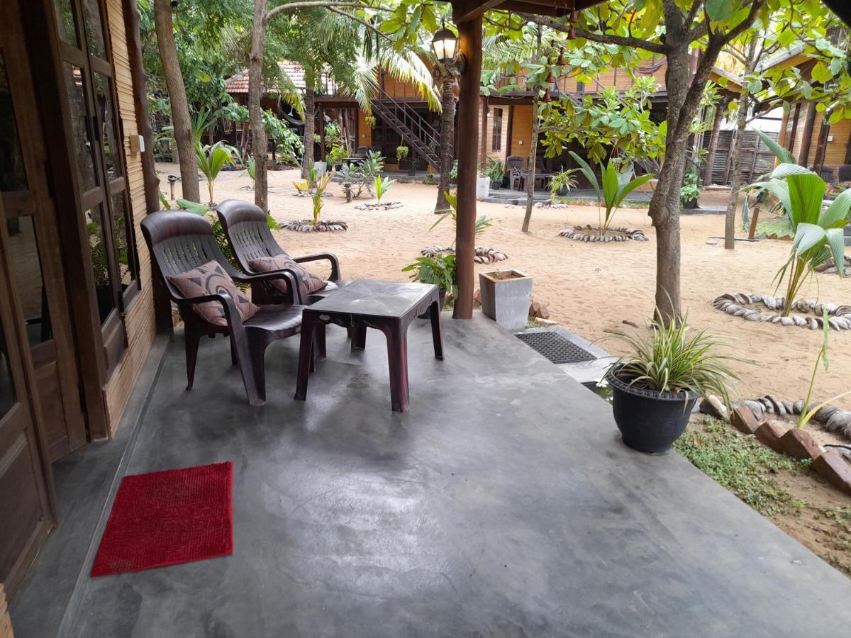 Golden Beach Chalets Arugam Bay Kültér fotó