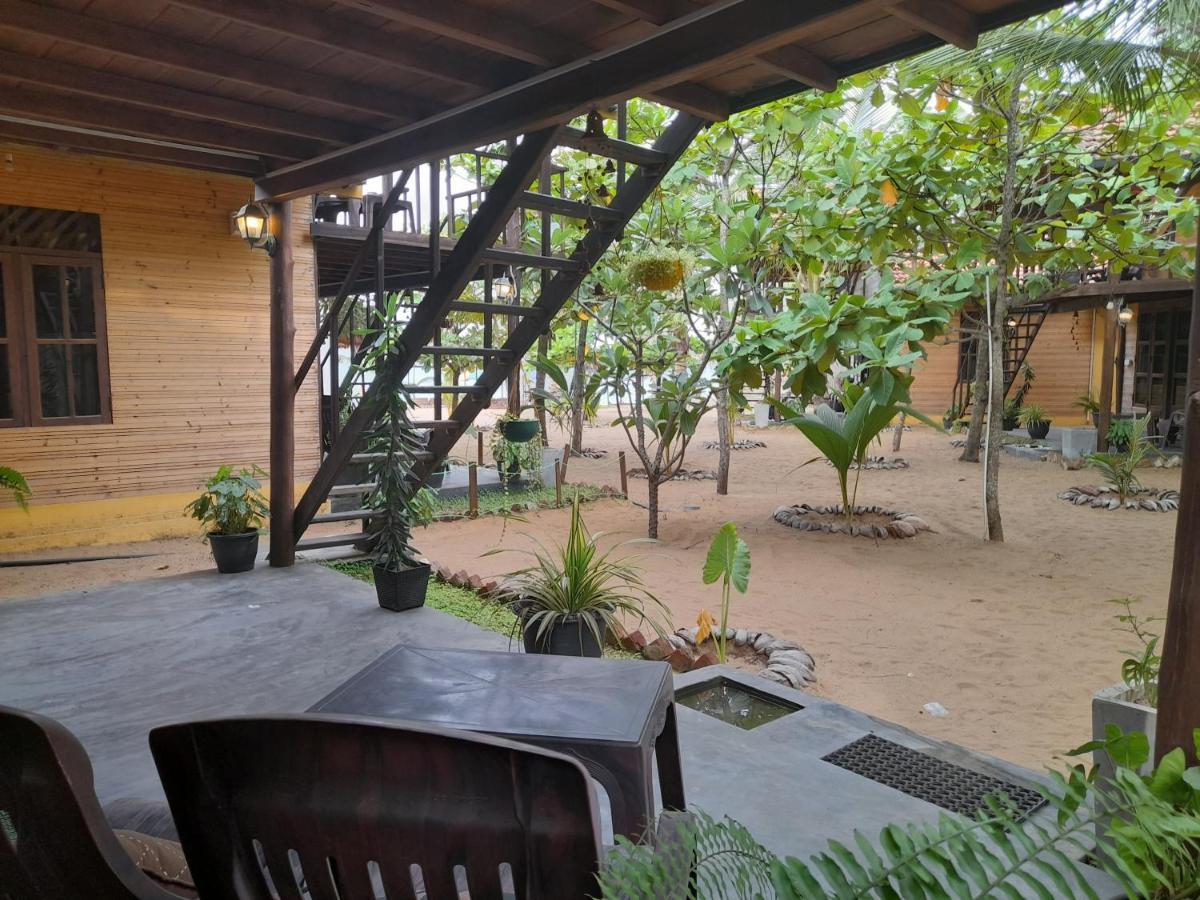 Golden Beach Chalets Arugam Bay Kültér fotó