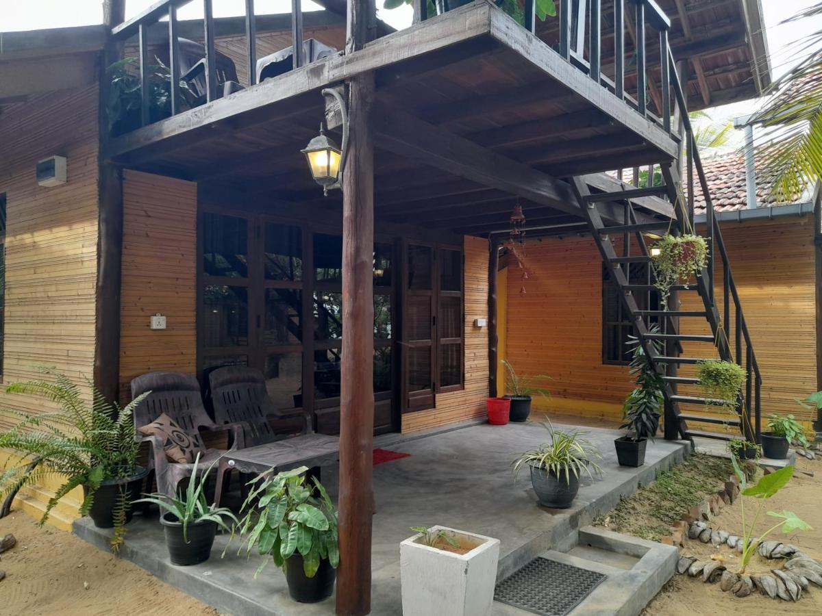 Golden Beach Chalets Arugam Bay Kültér fotó