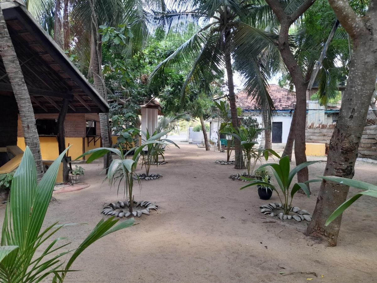 Golden Beach Chalets Arugam Bay Kültér fotó