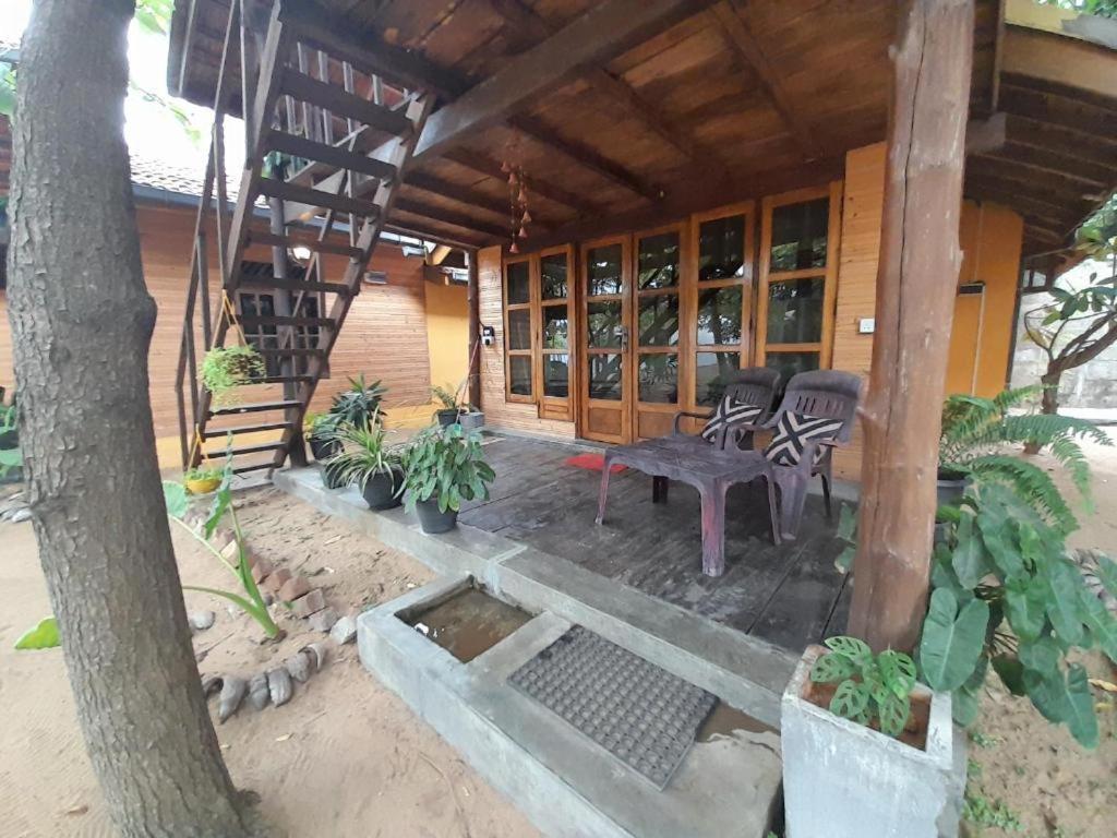 Golden Beach Chalets Arugam Bay Kültér fotó