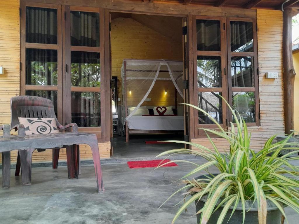 Golden Beach Chalets Arugam Bay Kültér fotó